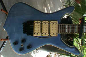 blue front.jpg (28921 bytes)